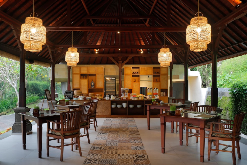 Santi Mandala Villa And Spa 129/140