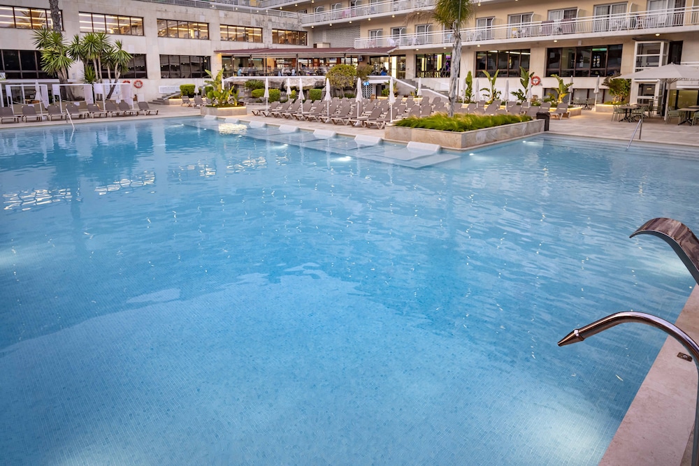 GHT Oasis Park & Spa 65/66