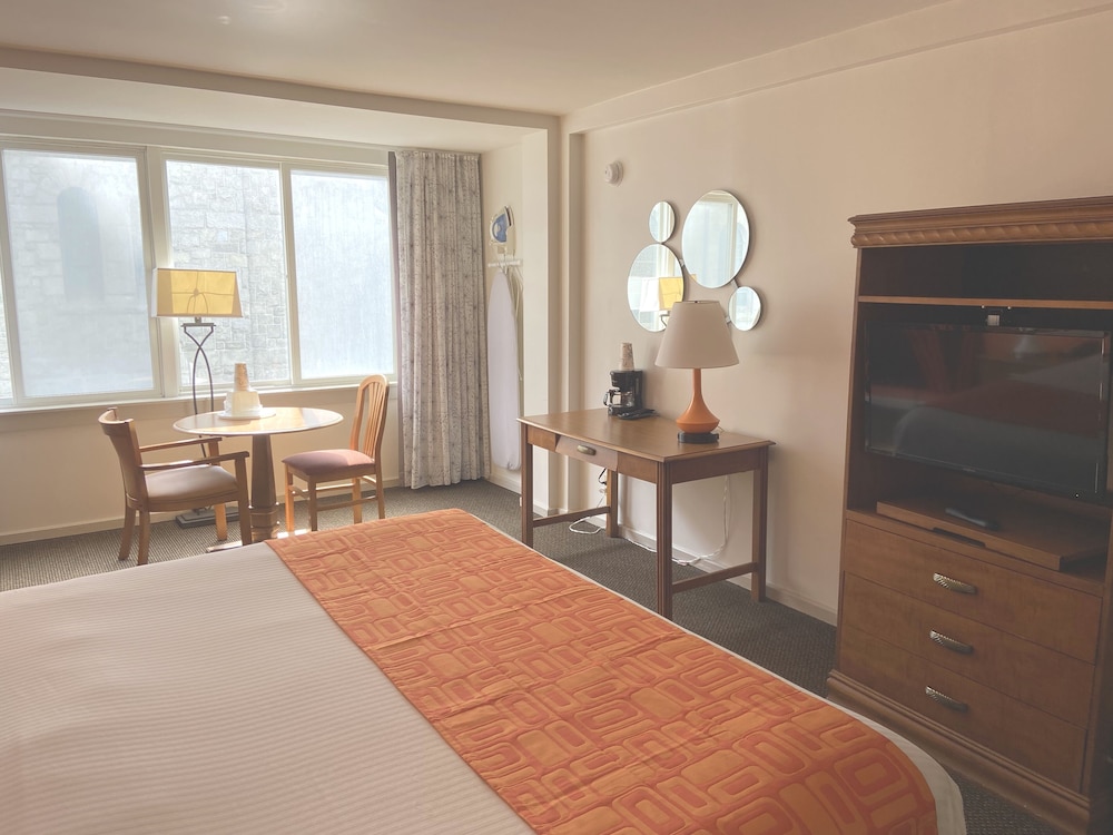 Howard Johnson by Wyndham Atlantic City 32/40
