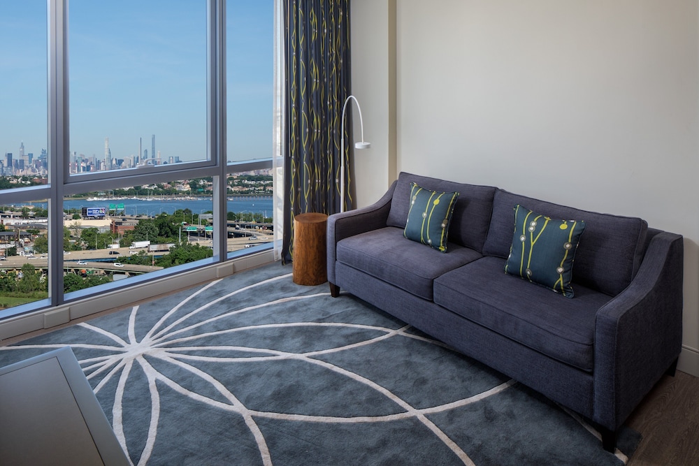 Hotel Indigo Flushing 25/50