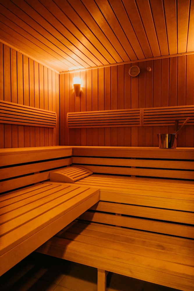 swimming pool spa