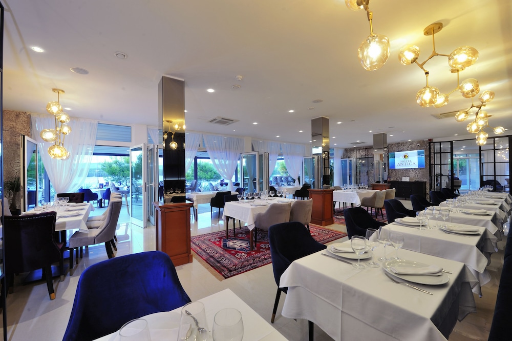 Hotel Antica 34/50