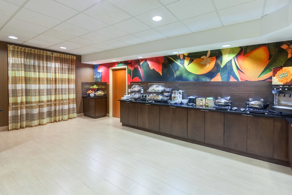 Lobby at Fairfield Inn and Suites Rogers, ROGERS - AR