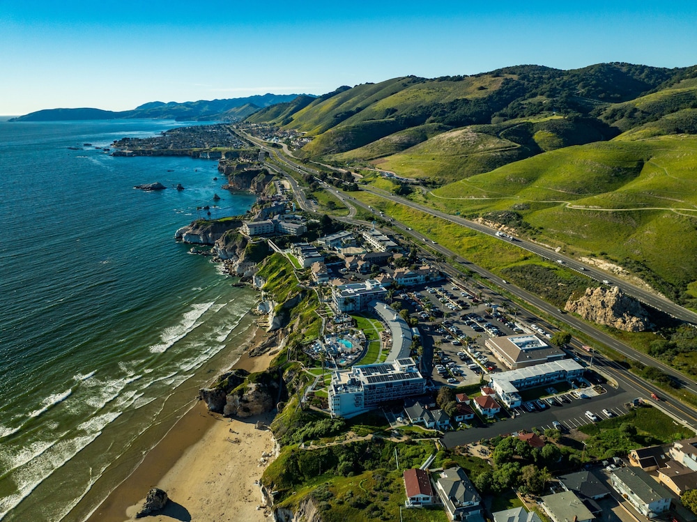 SeaCrest Oceanfront Hotel 69/70