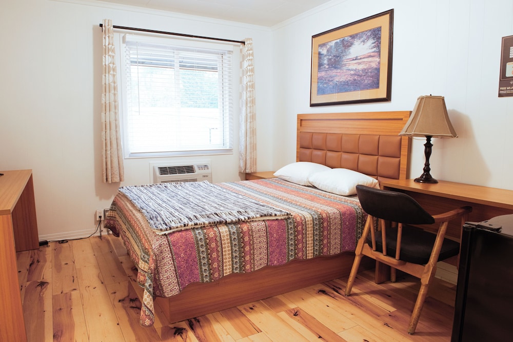BASIC, QUEEN BED