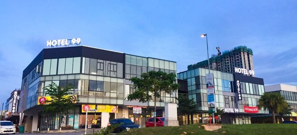 Hotel 99 Sepang KLIA 4/22