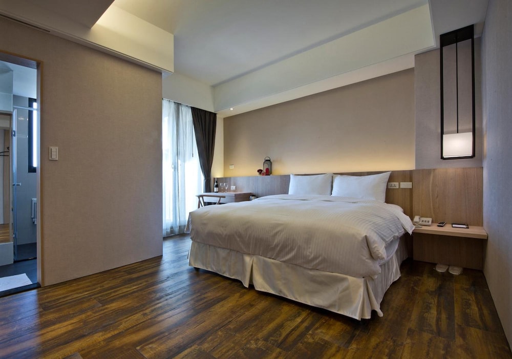 JOY INN 20/47