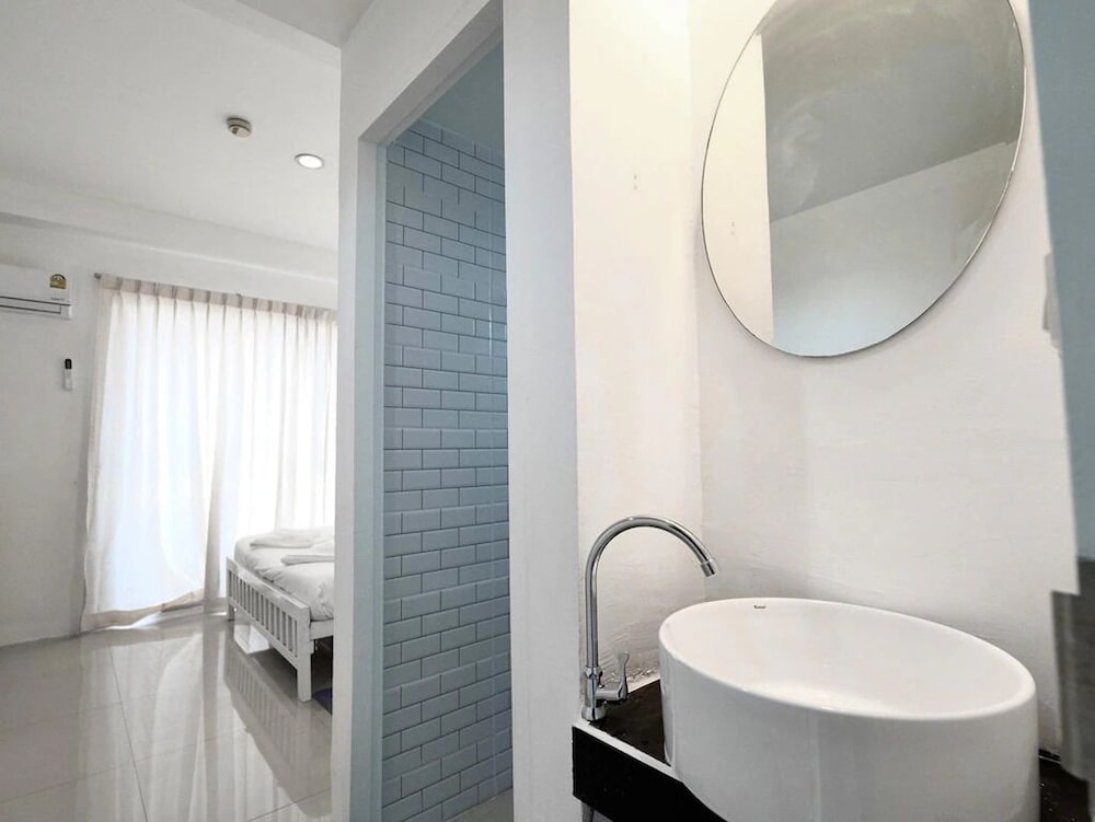 RQ Bangkok Sukhumvit 50 by Collection O 29/29