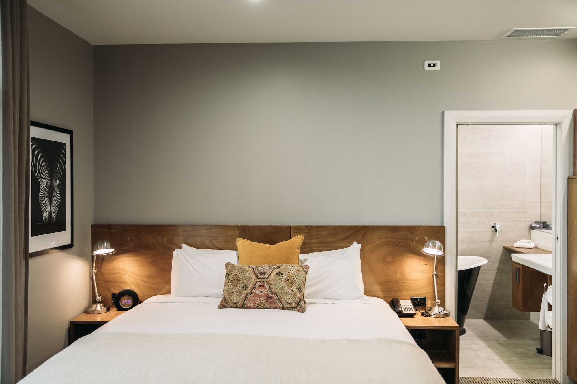 PREMIUM, LUXURY, SUITE