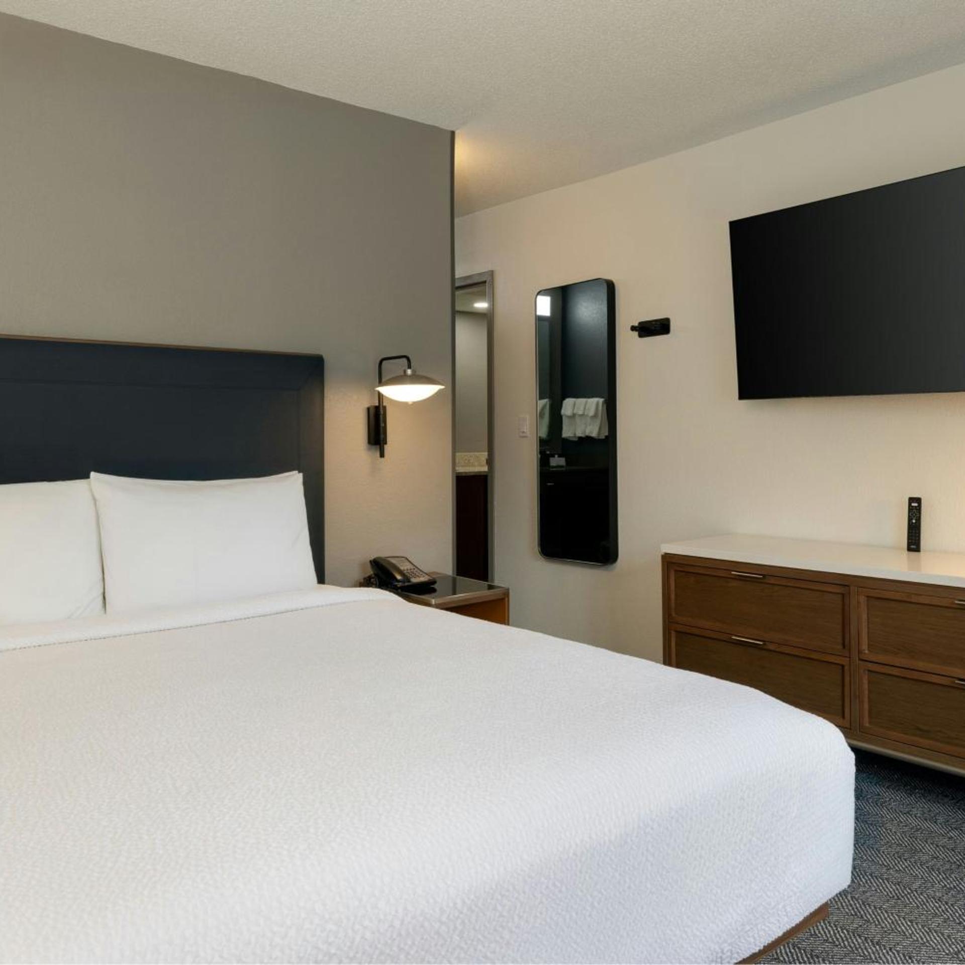 Room at Courtyard by Marriott North Charleston Airport/Coliseum, NORTH CHARLESTON - SC