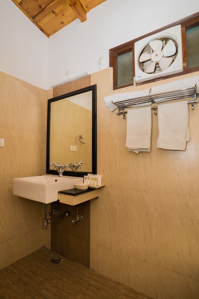 BHIKAMPUR LODGE 5/50
