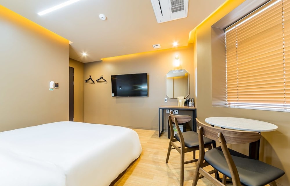 Plain Hotel 19/24