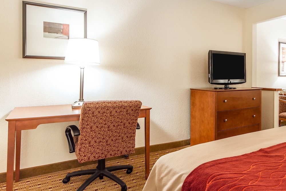 Quality Inn & Suites Eau Claire University Area 16/27