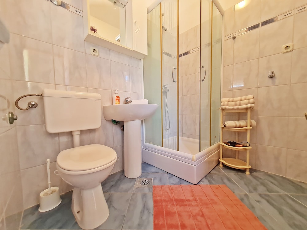 APARTMENTS ROOMS PORAT 43/47