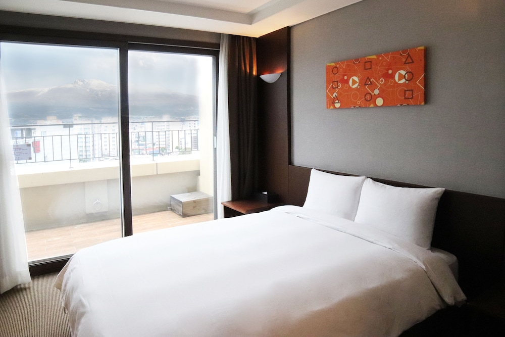 Mstay Hotel Jeju 24/64