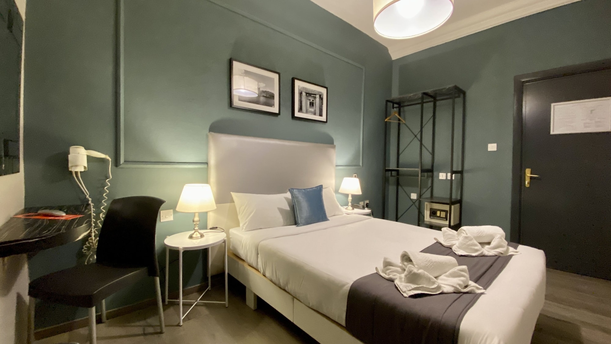 ECONOMY, DOUBLE BED