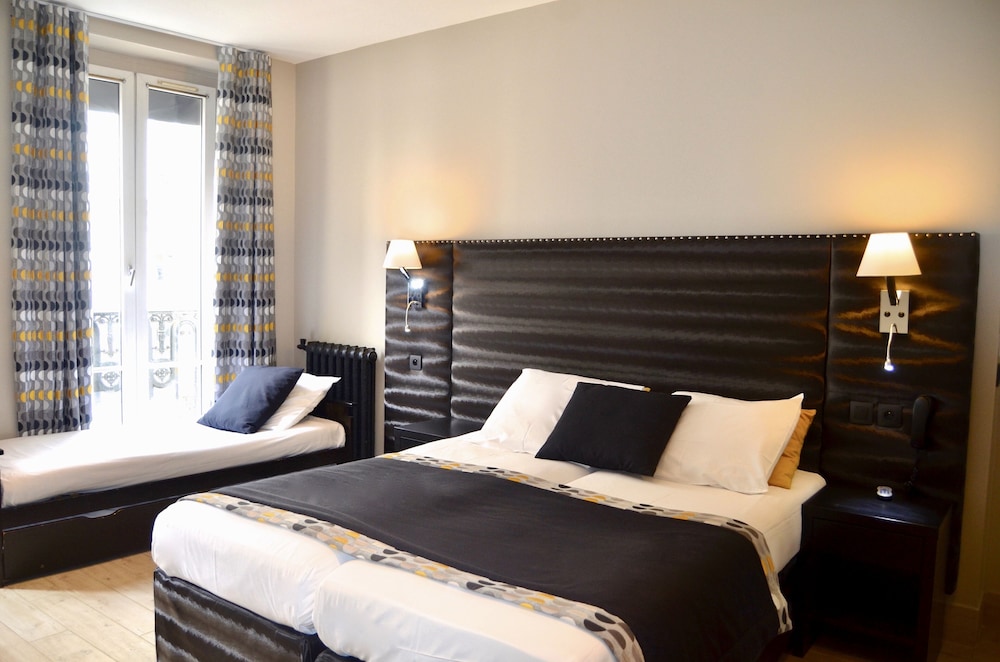 ROOM, TRIPLE