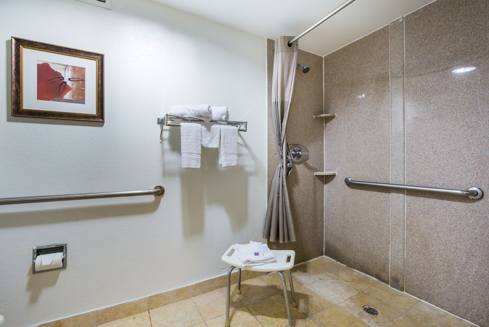 Budgetel Inns & Suites - Atlanta Galleria Stadium 23/25