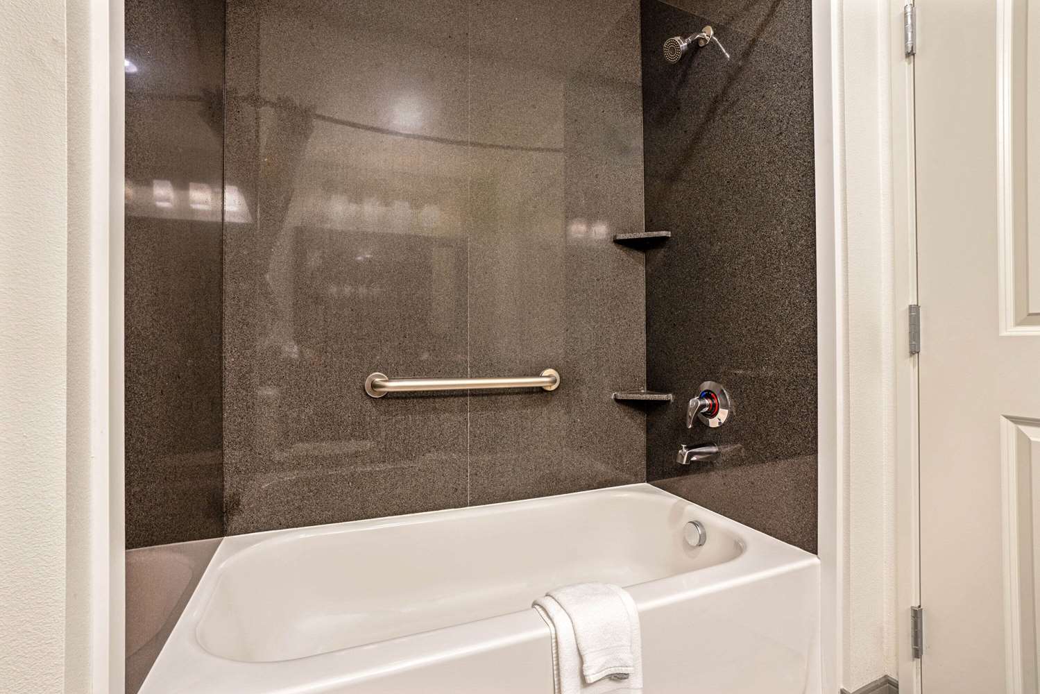 La Quinta Inn & Suites by Wyndham Tumwater - Olympia 62/64