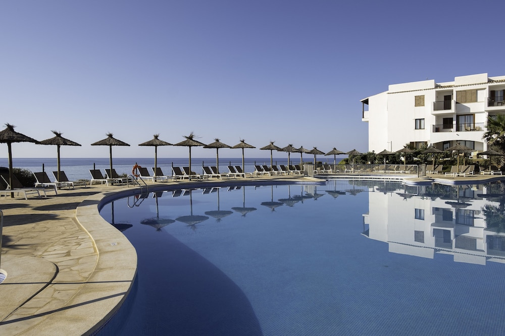 Alua Suites Las Rocas 12/82