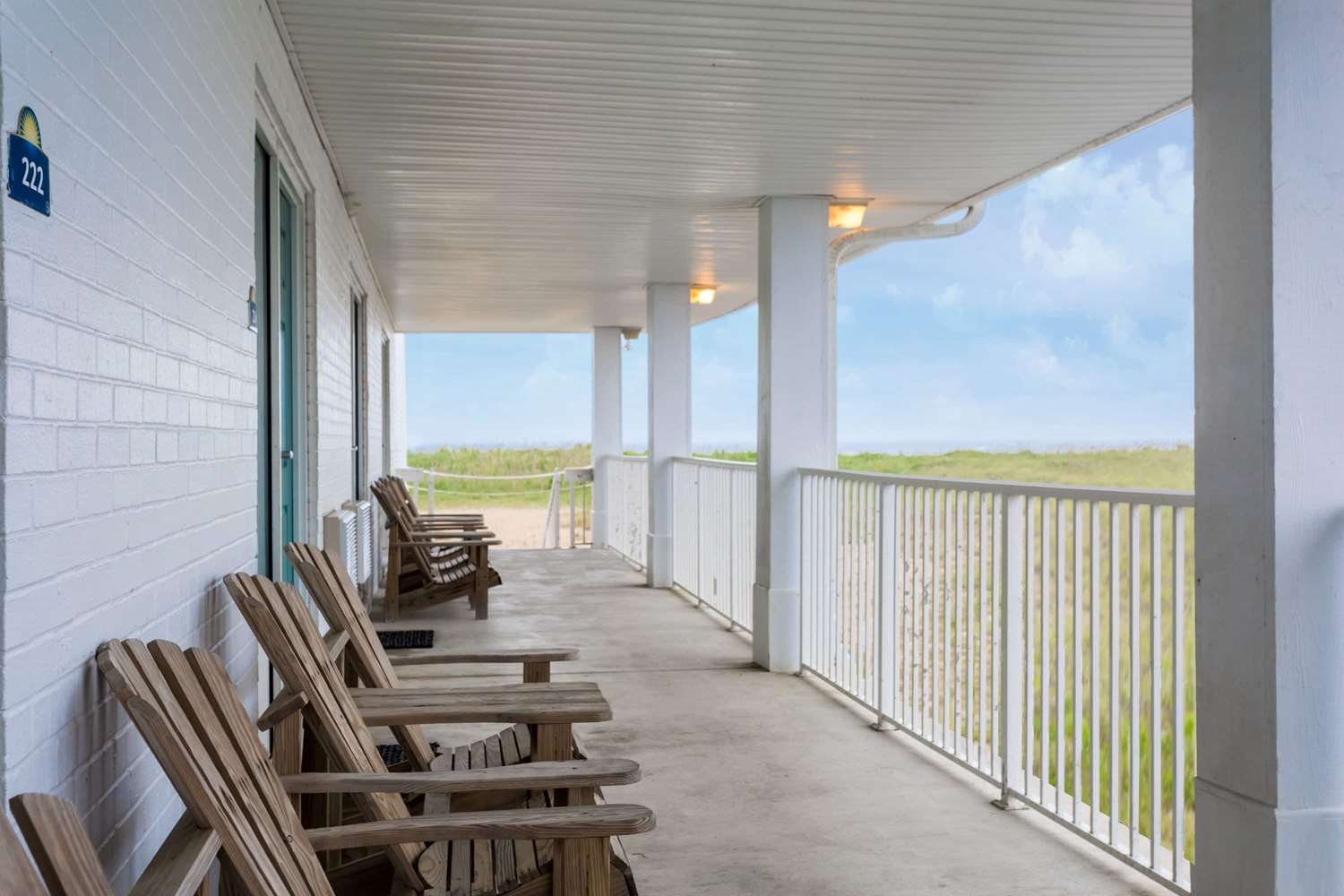 Days Inn by Wyndham Kill Devil Hills Oceanfront - Wilbur 37/59