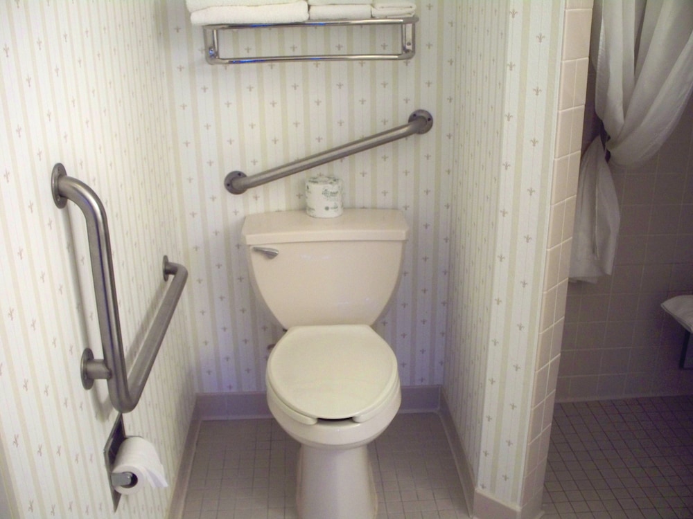 Country Inn Deerwood 38/42