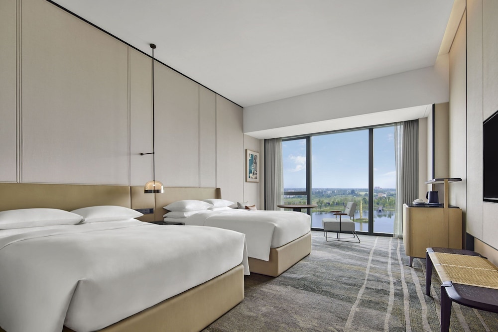 Executive, Twin Beds