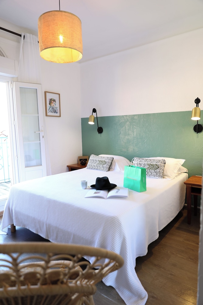 Hôtel Les Flots Bleus 16/36