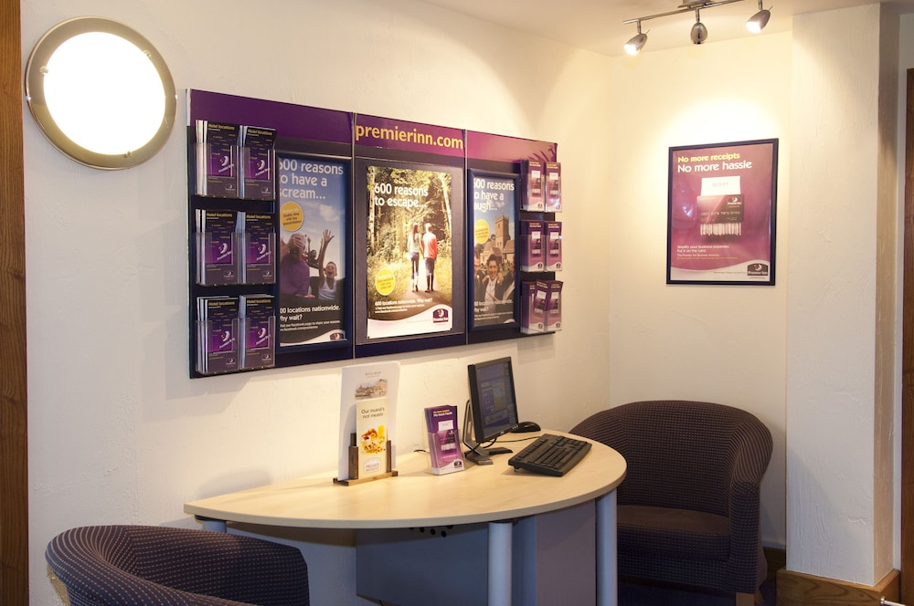 Premier Inn Manchester (Handforth) 23/41