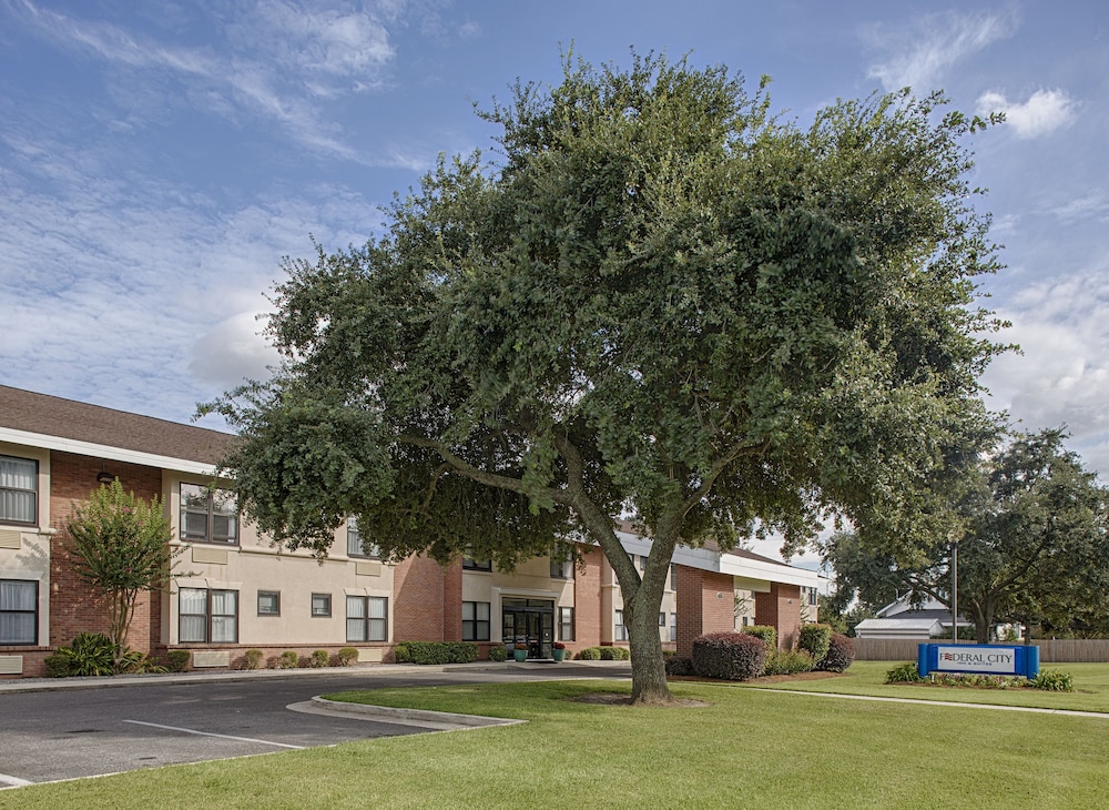 Federal City Inn & Suites 28/34