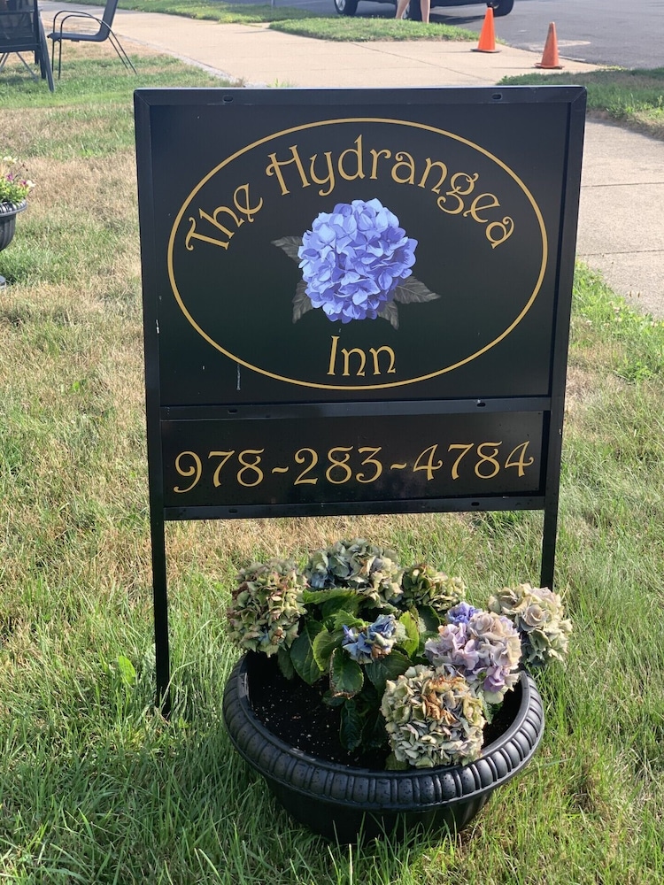 The Hydrangea Inn 7/27