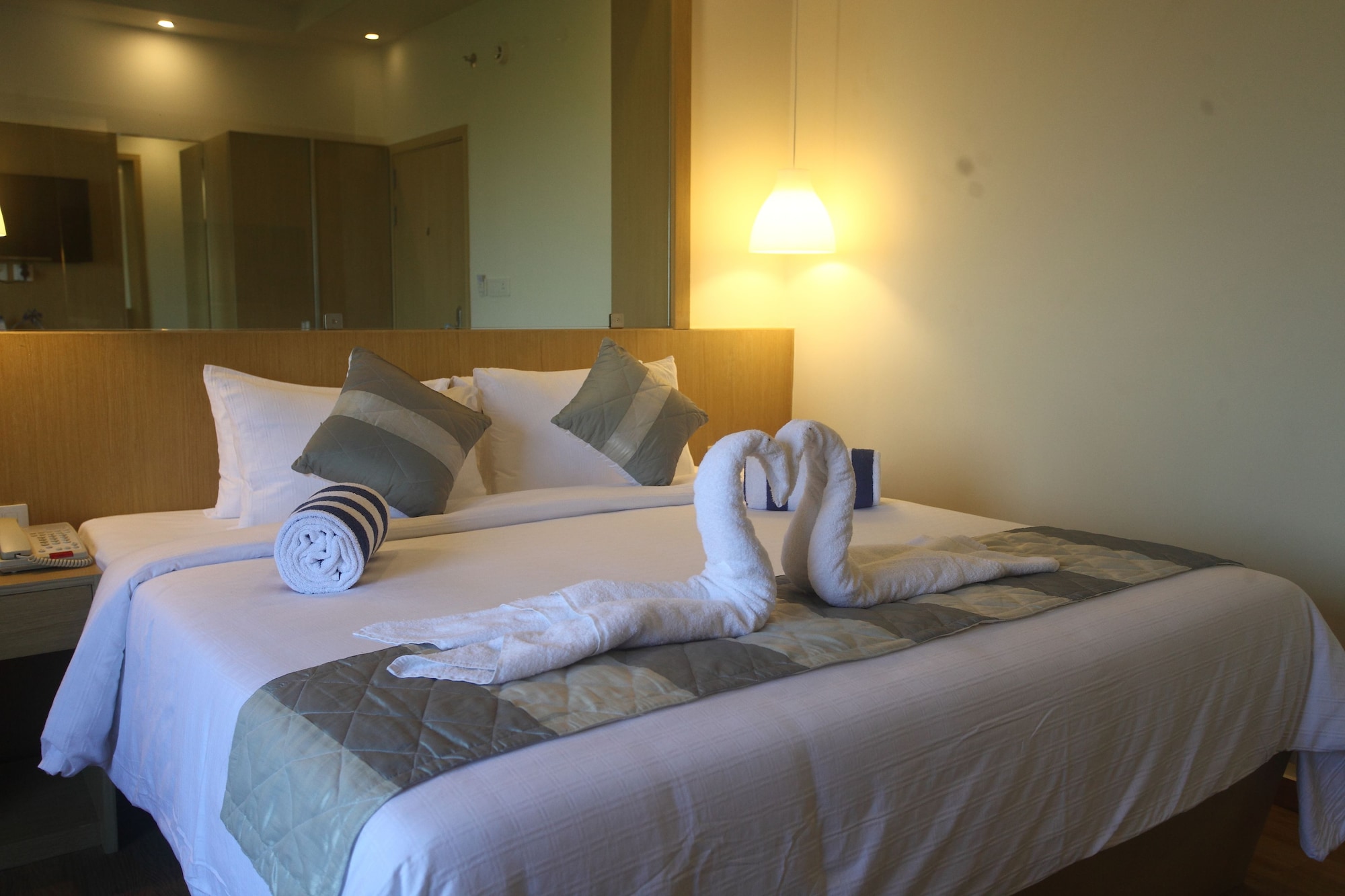 Luxe Queen Room