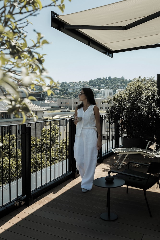 EmiLu Design Hotel 24/50