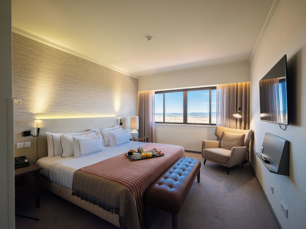 Master, Suite, Queen Bed