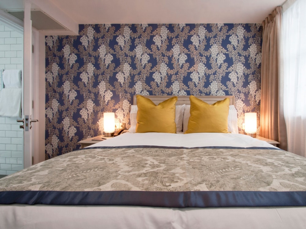 W12 ROOMS 10/58