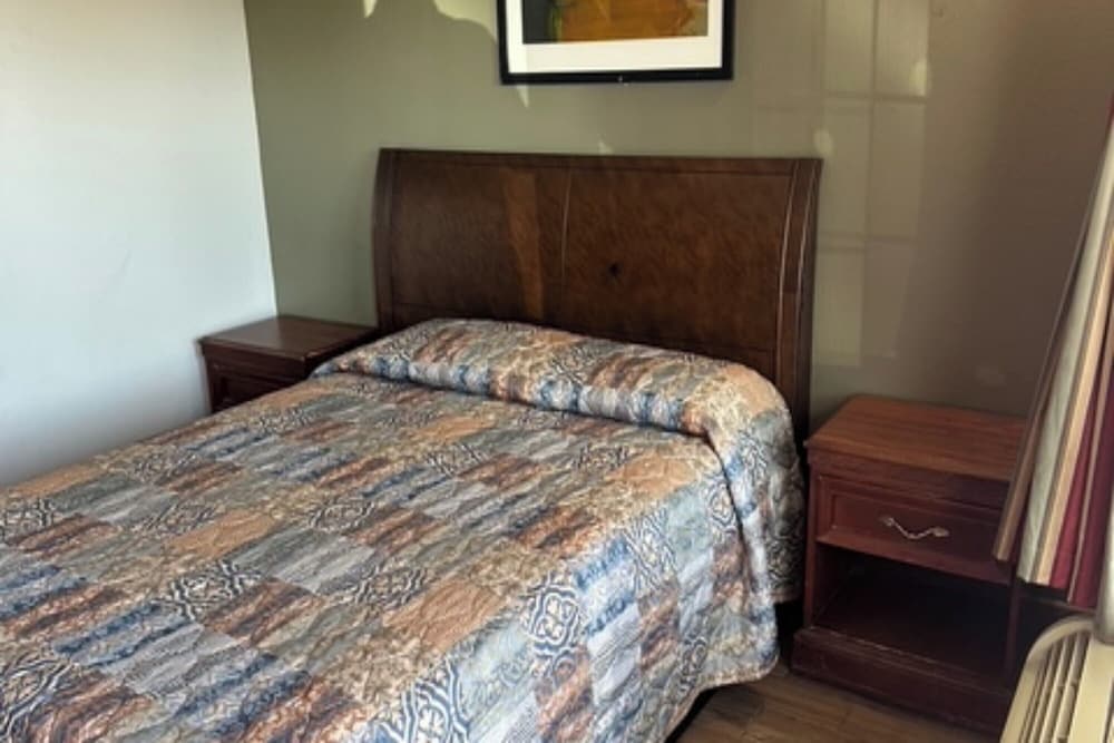 Heritage Inn And Suites 18/58