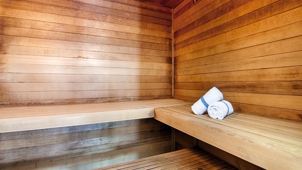 Best Western Plus Sparta Trail Lodge 25/49