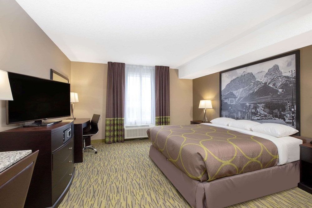 EFFICIENCY, KING BED