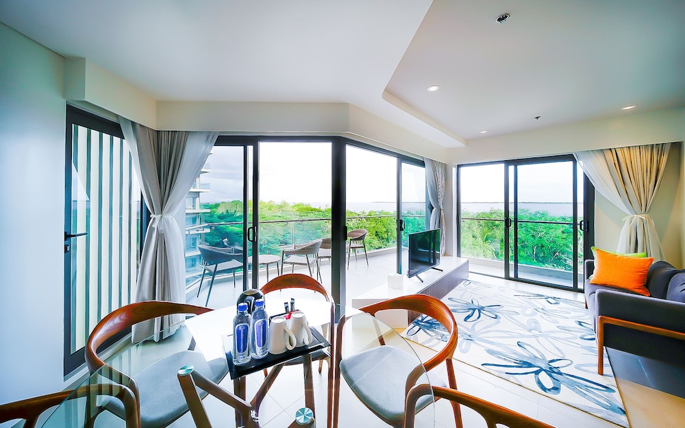 Tambuli Seaside Resort and Spa 6/35