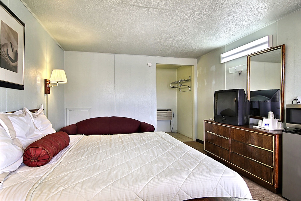 Route 66 Inn 5/50
