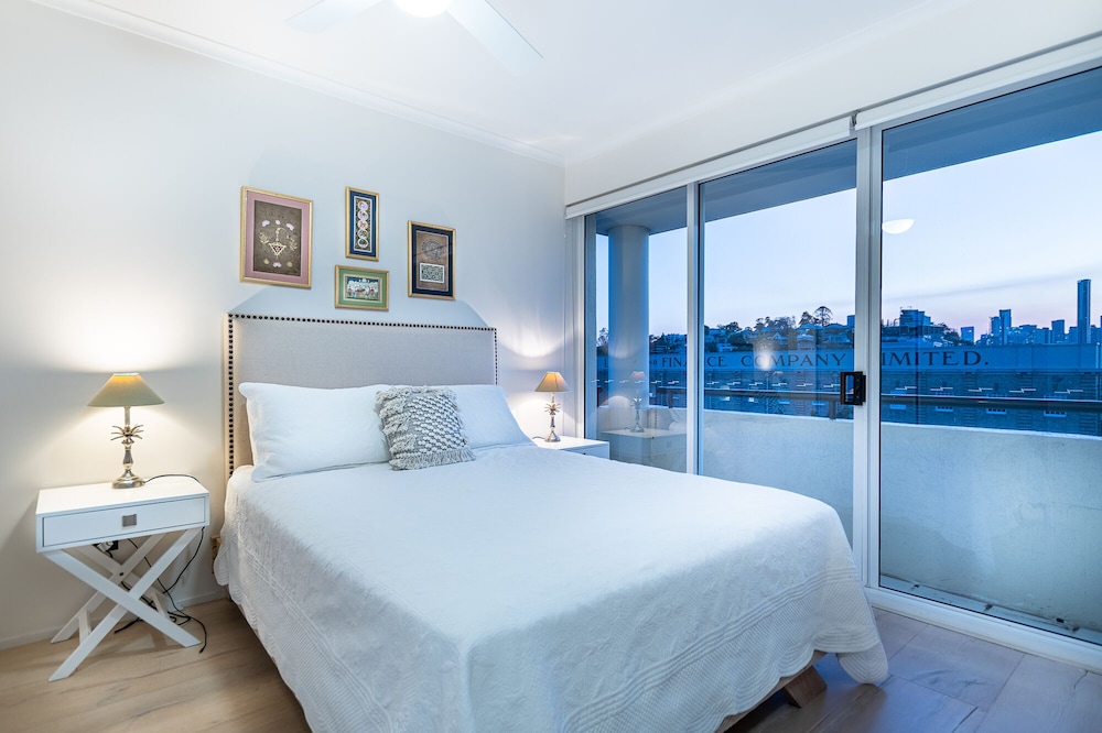2 BEDROOMS, SUITE, APARTMENT, RIVER VIEW