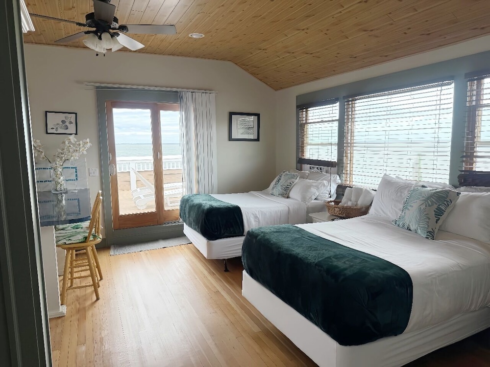 Suite, 1 King and 2 Double Beds
