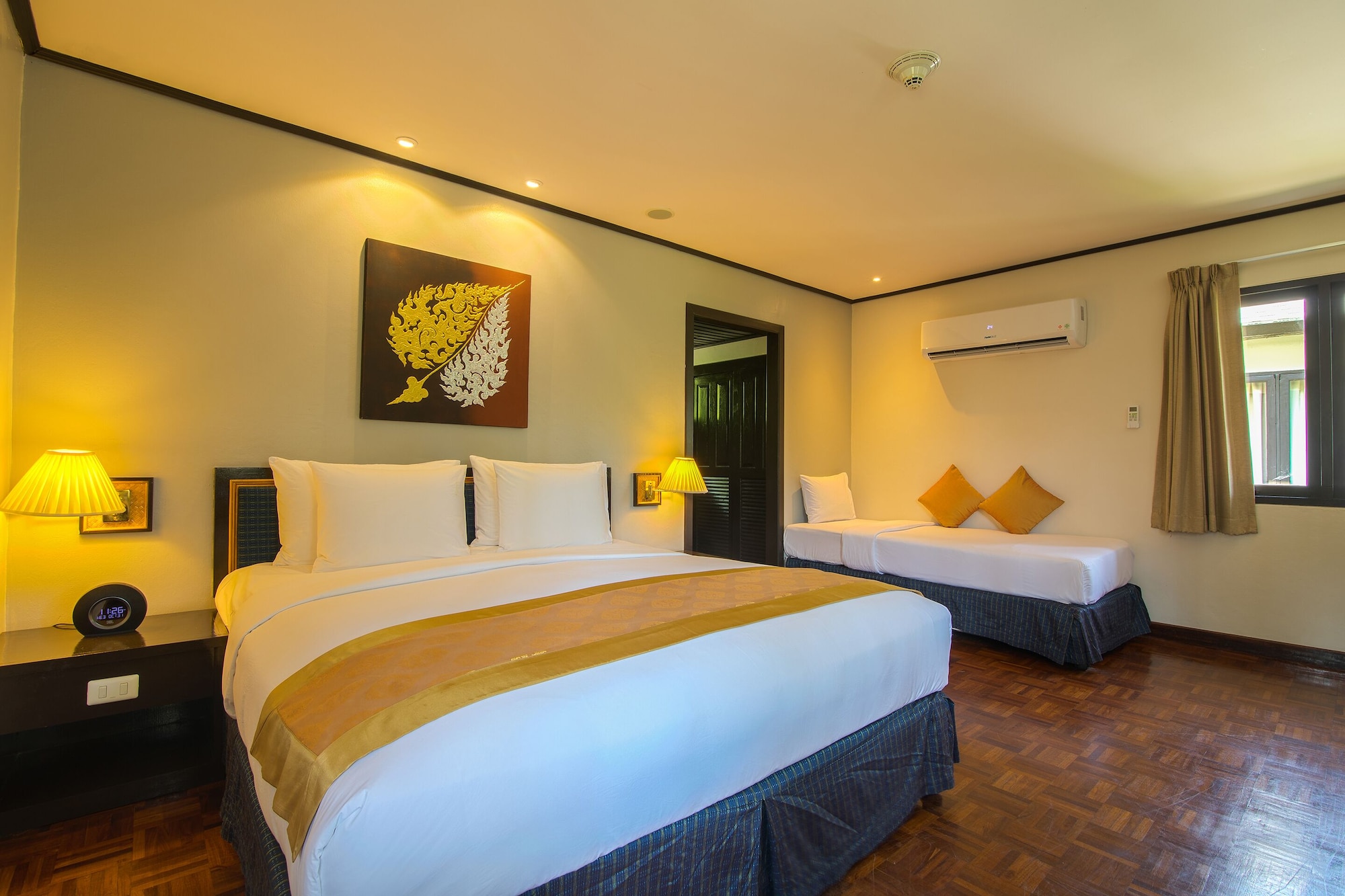Bungalow, King Bed, Garden View, Garden Area، Phi Phi Holiday Resort 3/4