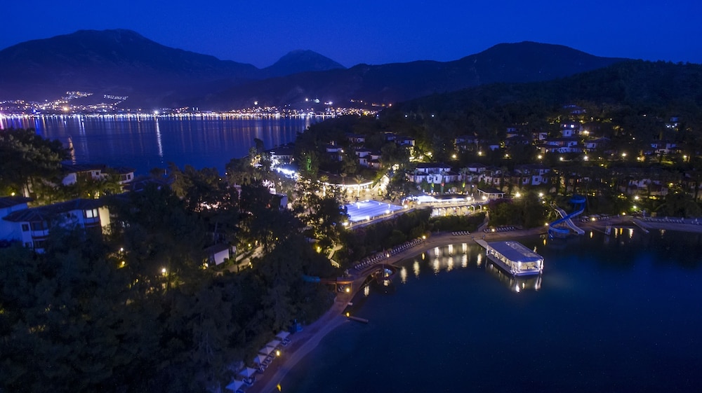 Club & Hotel Letoonia 63/71
