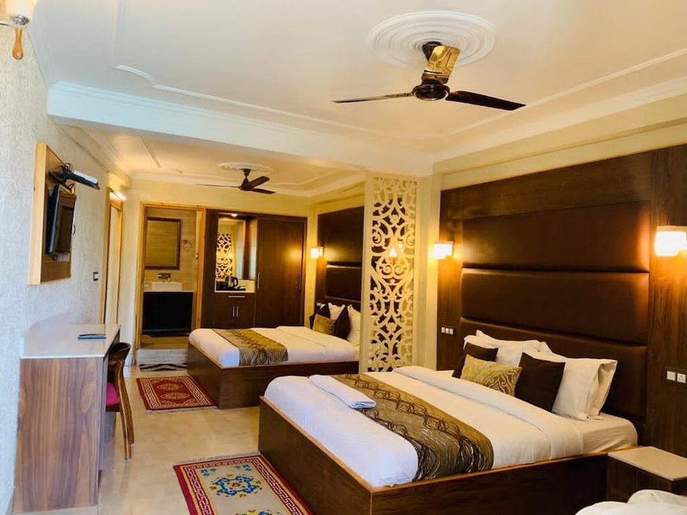 Hotel Mongas 15/50