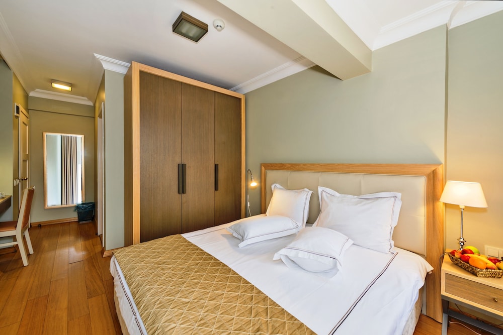 STANDARD, DOUBLE OR TWIN BED