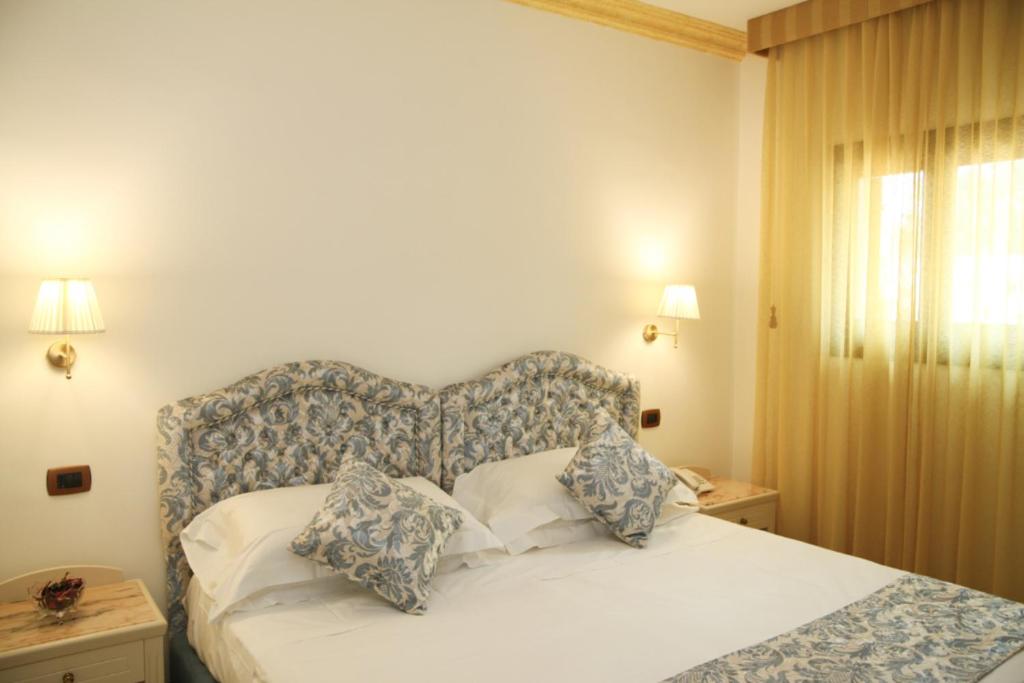 CLASSIC, DOUBLE OR TWIN BED