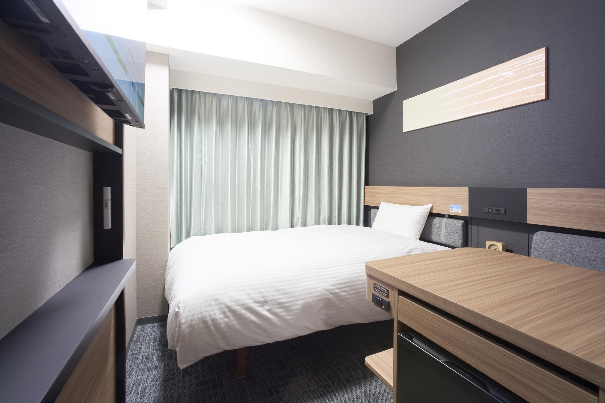 Semi Room, Single, Semi Double Bed