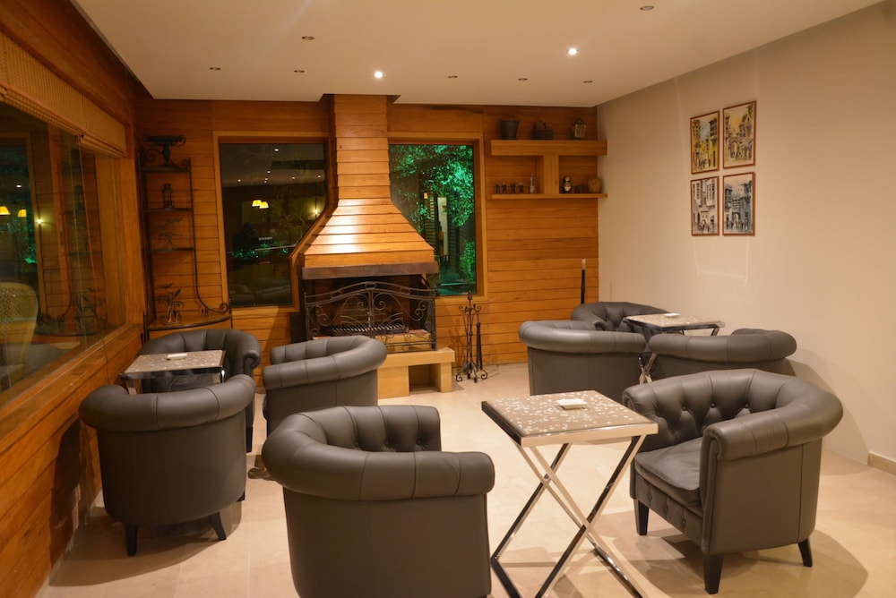 MONTEVERDE HOTEL 42/64