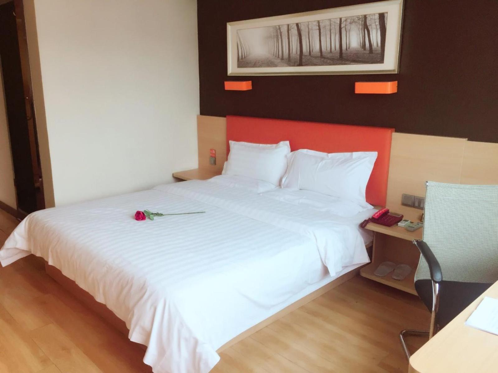 7 Days Premium(Kuizhou Avenue Fengjie) 10/18
